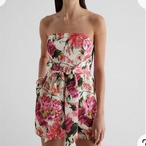 Summer straight neck floral satin express romper with tie